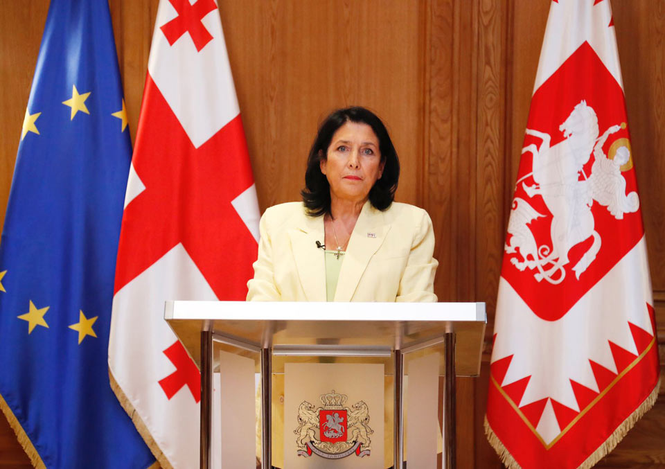 Georgia's President disagrees with gov't cautious policy towards Russia