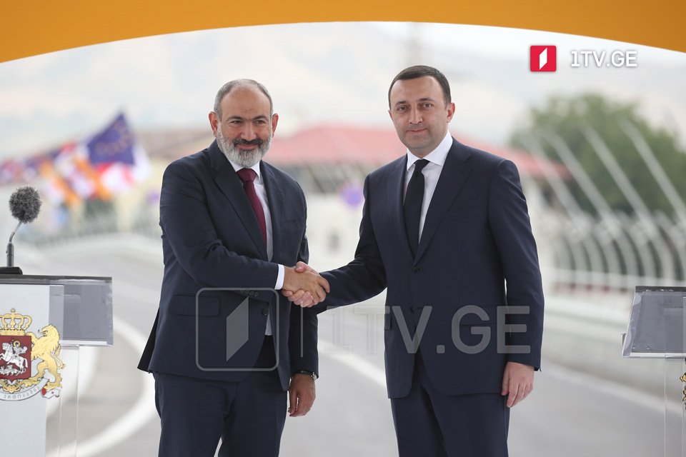 Georgian, Armenian PMs hold phone talk