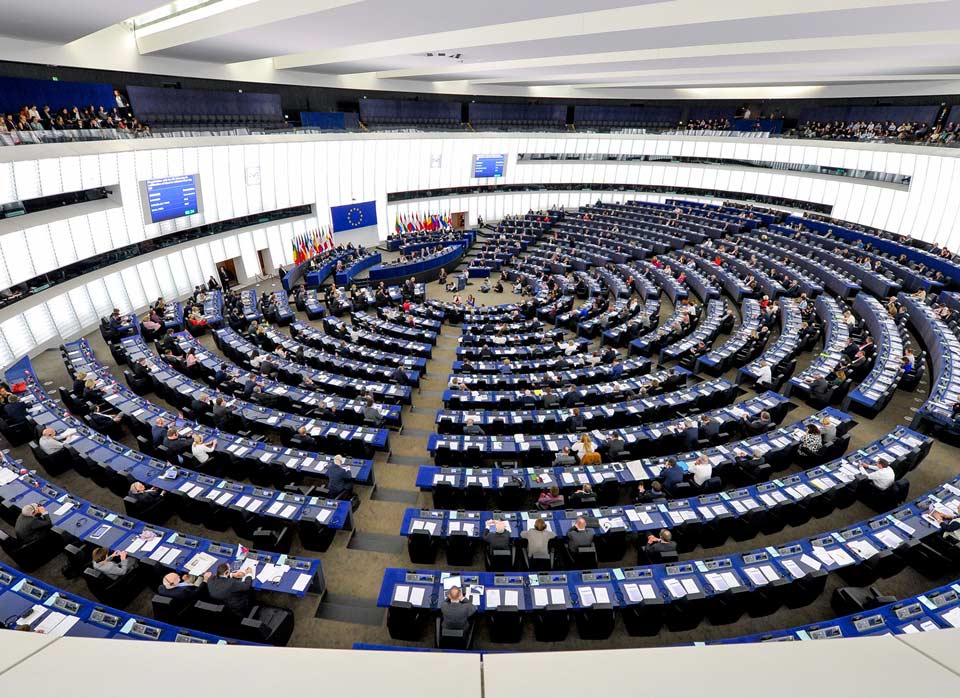 MEPs vote not to accept Russia-issued passports in occupied regions of Ukraine, Georgia