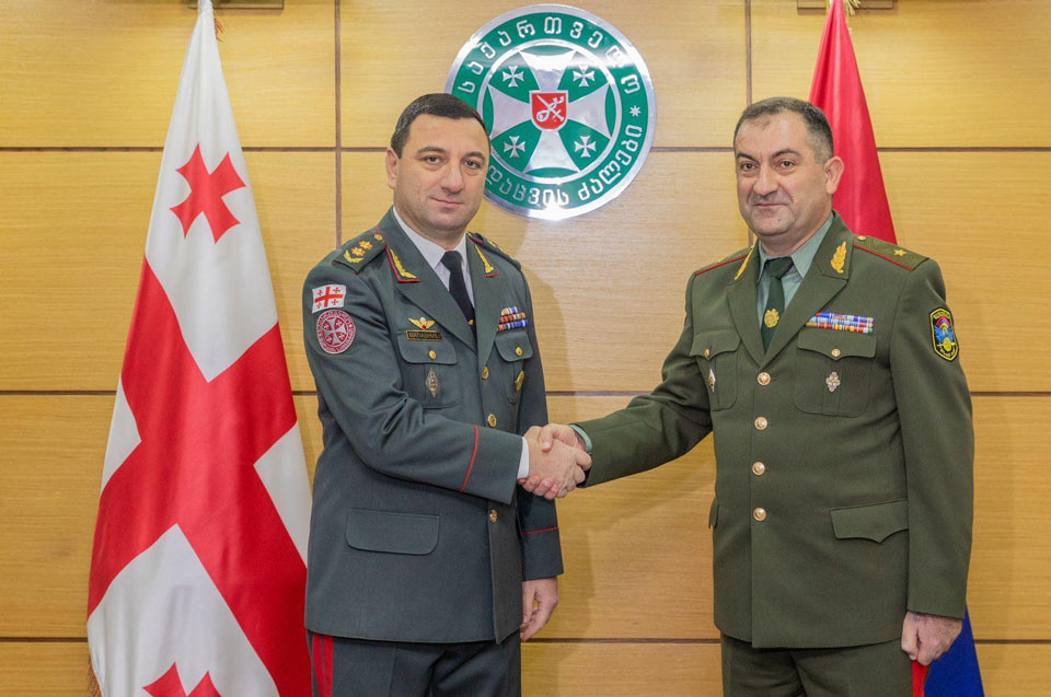Командующий Силами обороны Грузии встретился с начальником Генштаба ВС Армении