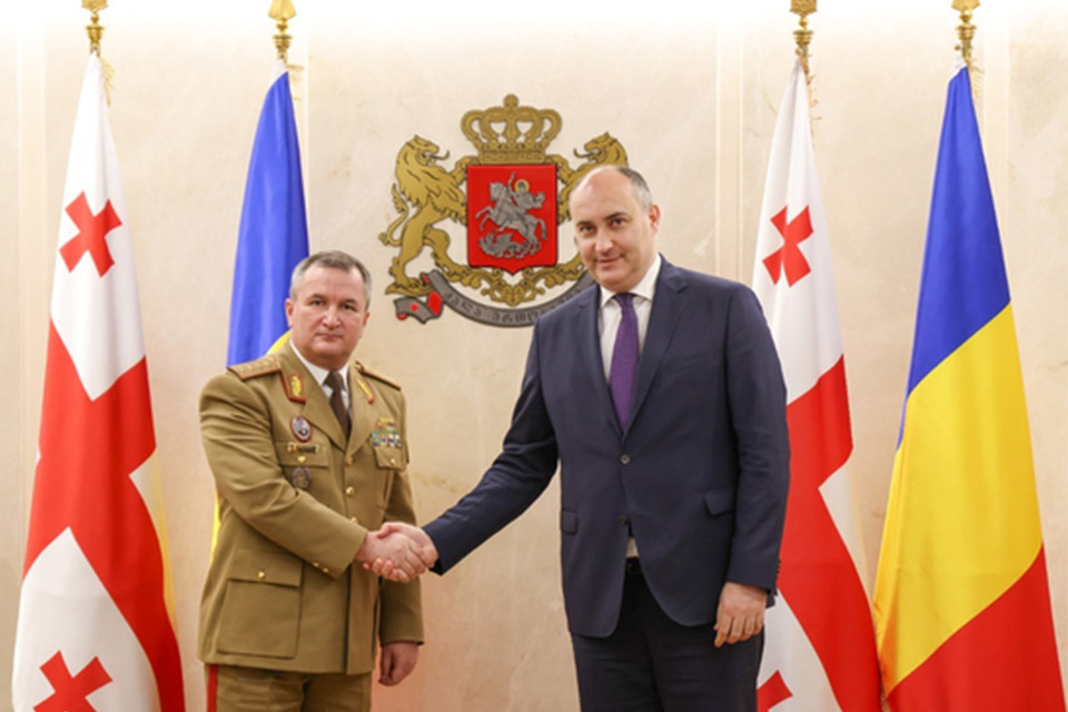 Джуаншер Бурчуладзе встретился с начальником штаба Сил обороны Румынии генералом Даниэлем Петреску, находящимся с визитом в Грузии
