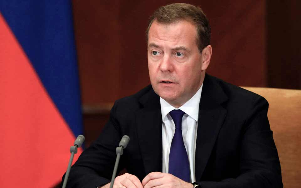 Dmitri Medvedev Rusiyanın Ukrayna ilə müharibədə hərbi məqsədləri arasında mülki infrastruktur obyektlərinin də olduğunu bildirir