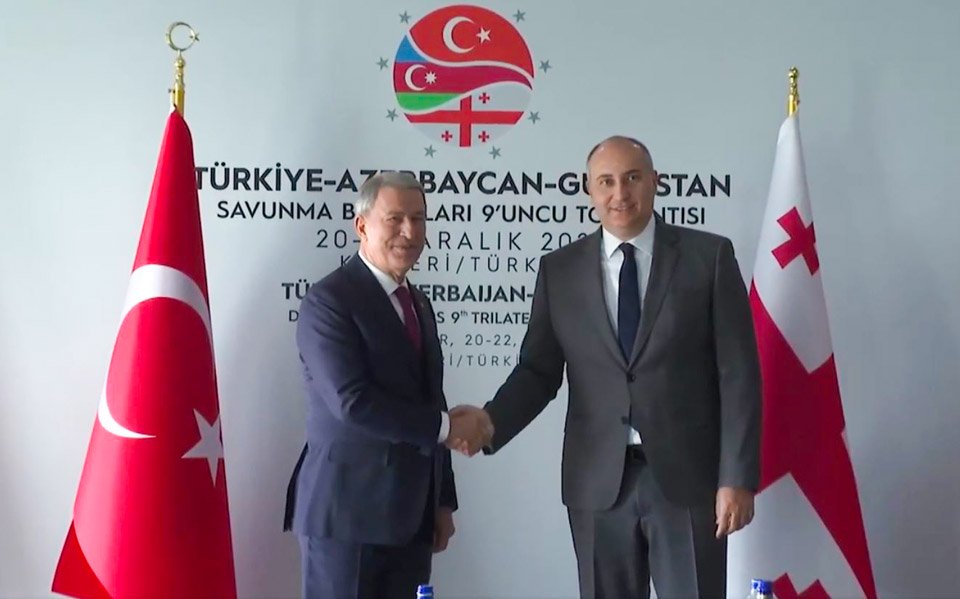 Джуаншер Бурчуладзе встретился с министром обороны Турции Хулуси Акаром