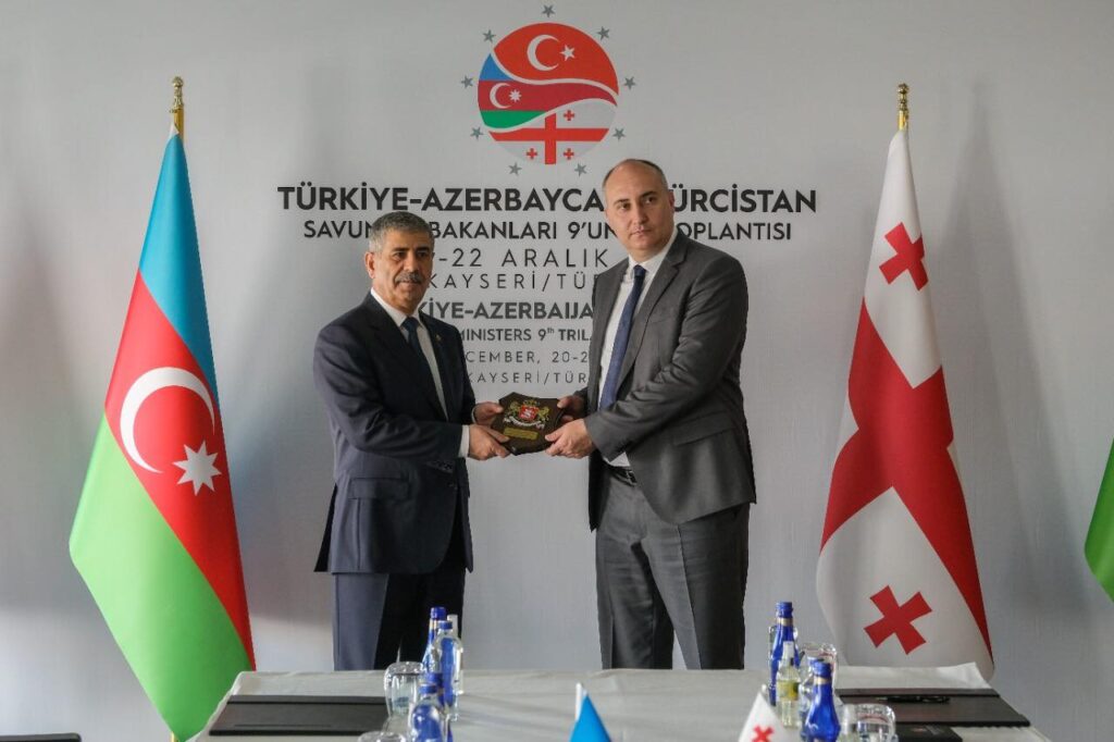Джуаншер Бурчуладзе встретился со своим азербайджанским коллегой