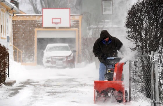 В результате зимнего шторма в США погибли по меньшей мере 35 человек