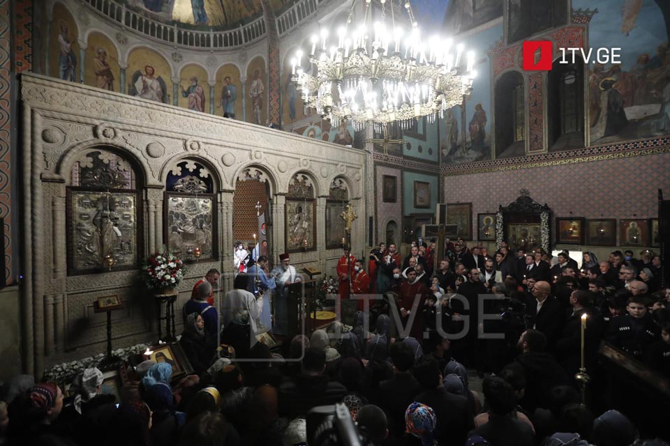 Рождественская литургия в Сионском соборе (фото)