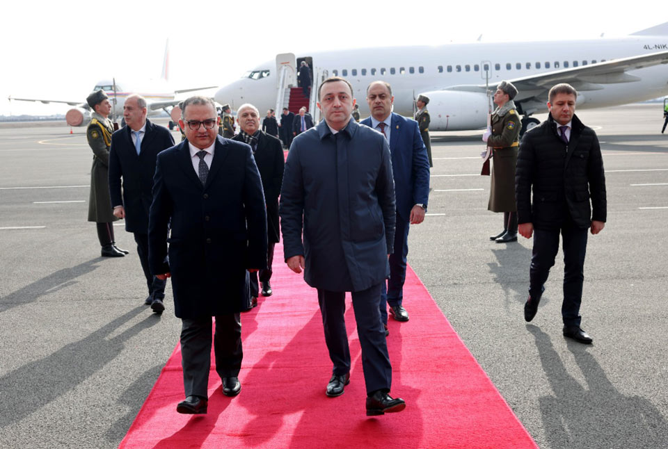 Georgian PM starts his visit to Armenia