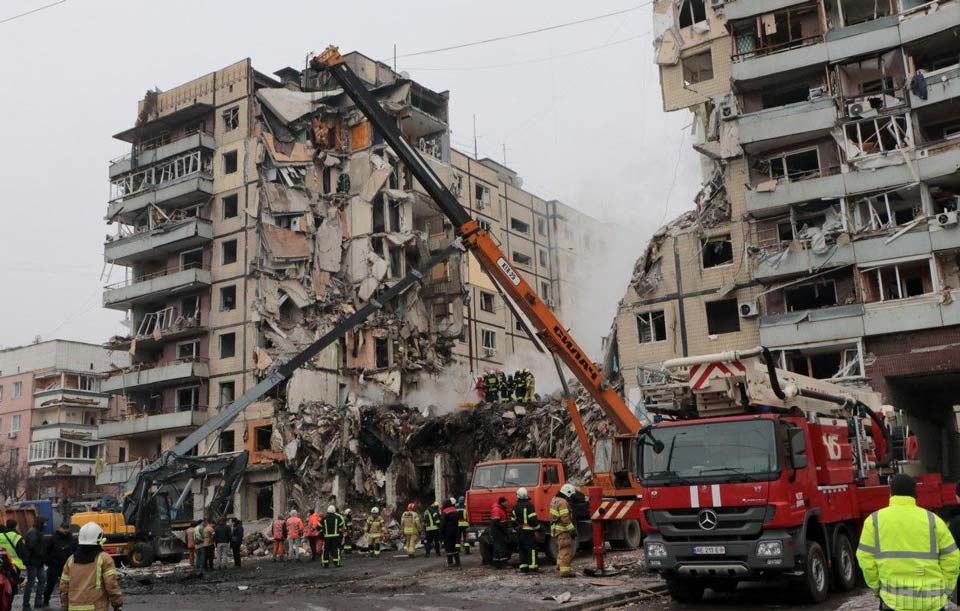 Ukrayna mediasının məlumatına görə, Rusiya aviasiyasının Dnepropetrovskda yaşayış binasını bombalaması nəticəsində ölənlərin sayı 30-a qədər artdı