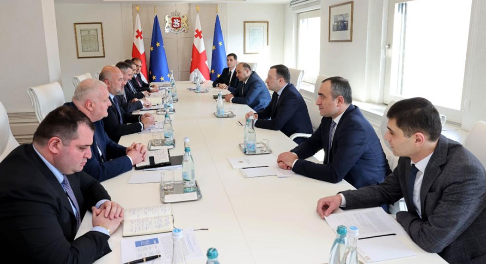 Georgian PM meets local governors