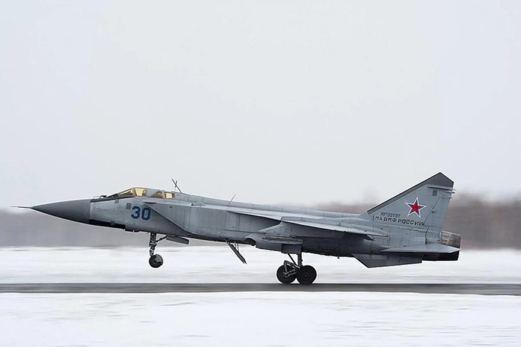 В связи с взлетом российских военных самолетов с территории Беларуси, на всей территории Украины объявлена ​​воздушная тревога