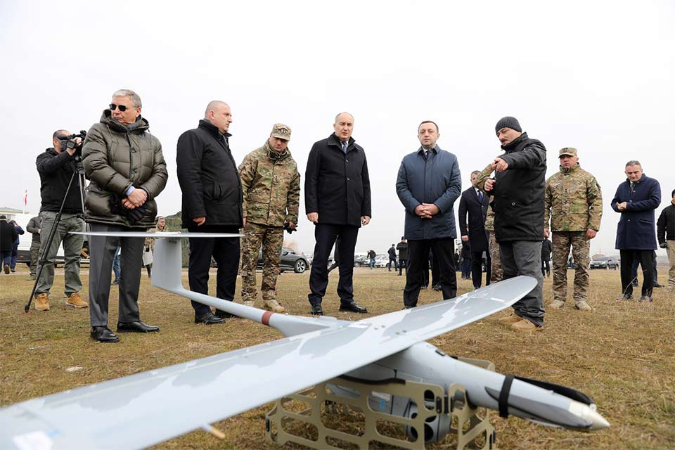 Премьер-министр посетил тестовую демонстрацию беспилотных летательных аппаратов, проведенных грузино-польским предприятием