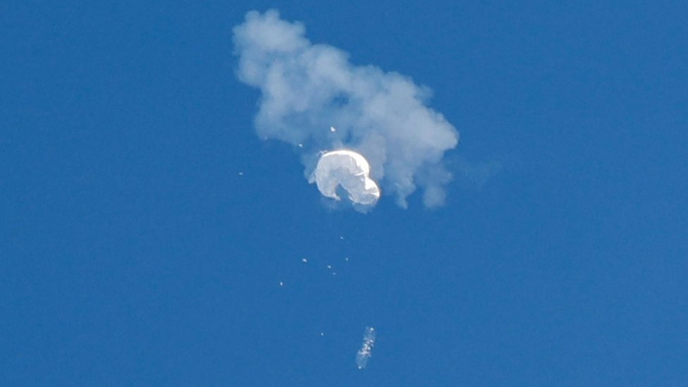 США сбили гигантский китайский воздушный шар, который, по утверждению Вашингтона, использовался для слежки за военными объектами