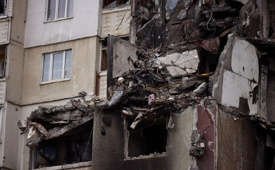 Четыре человека пострадали в результате ракетного обстрела Харькова
