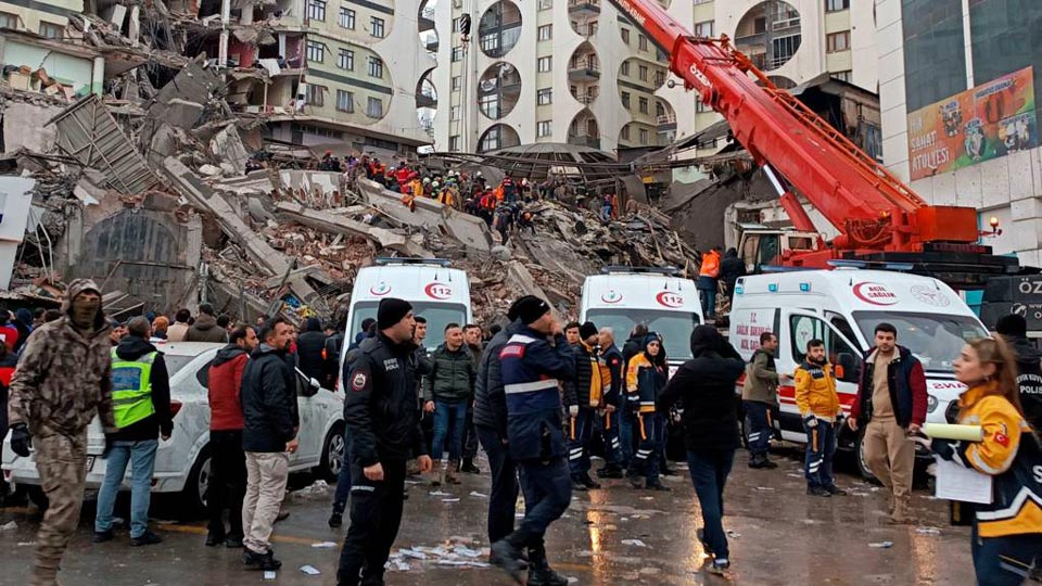 В Турции произошло повторное землетрясение мощностью 7,5 магнитуды