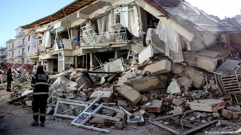 Թուրքիայում Վրաստանի դեսպանի տեղեկություններով, երկրաշարժի հետևանքով անհետ կորած համարվող Վրաստանի 10 քաղաքացիների մեծ մասն արդեն հայտնաբերվել և նրանց հետ կապ է հաստատվել