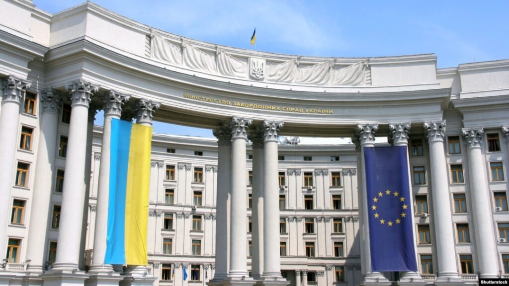 МИД Украины - Власти Грузии должны немедленно прекратить сводить политические счеты с украинским гражданином, гарантировать соблюдение его прав и передать его Украине