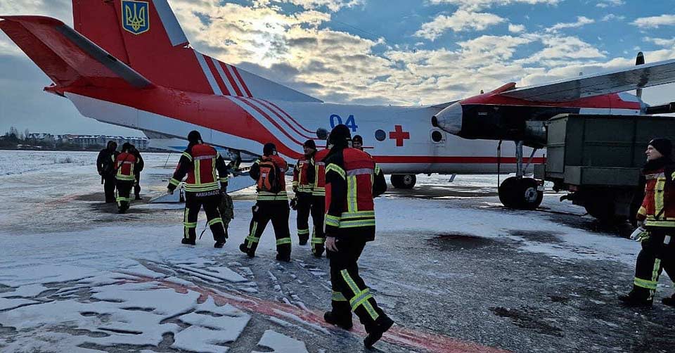 Украина направила в Турцию 87 спасателей