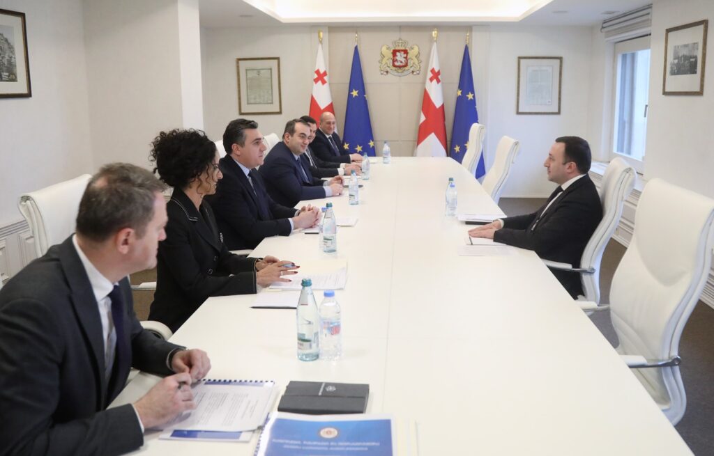 PM meets with Minister and Deputy Ministers of Foreign Affairs