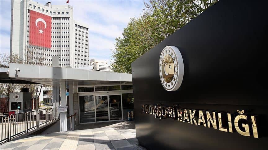 Türkiyə Xarici İşlər Nazirliyinin məlumatına görə, Türkiyəyə yardım gösətərmək məqsədilə 100 ölkə müraciət etdi