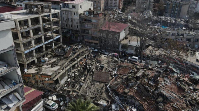 Medianın məlumatına görə, Kahramanmaraş bölgəsində zəlzələ nəticəsində dağılan binalarla bağlı cari istintaq çərçivəsində 131 nəfər yaxalanıb