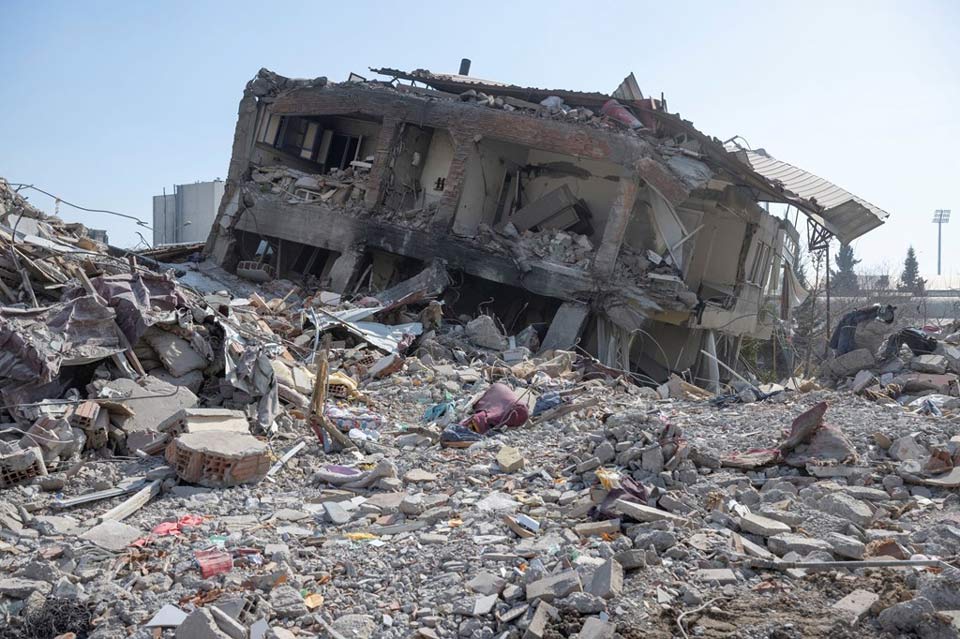 В Турции арестованы 184 человека в рамках расследования, начатого после разрушительного землетрясения
