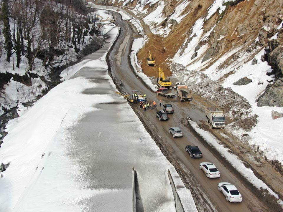 Ճանապարհների դեպարտամենտ - Ռիկոթիի լեռնանցքում վնասված հատվածների վերանորոգումը շարունակվում է