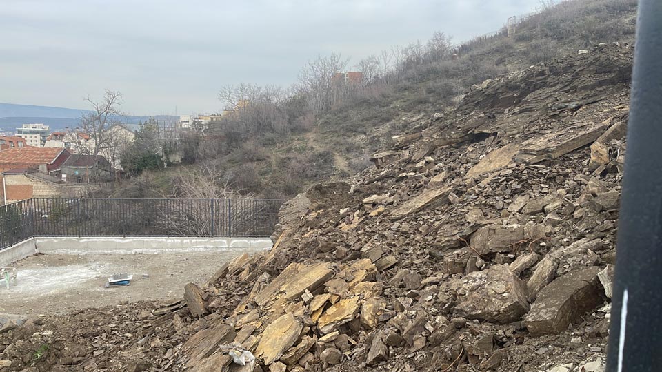 Tbilisi Meriyası - Titsian Tabidzenin birinci döngəsi yaxınlığında yamac uçub, hadisə nəticəsində xəsarət alan olmayıb