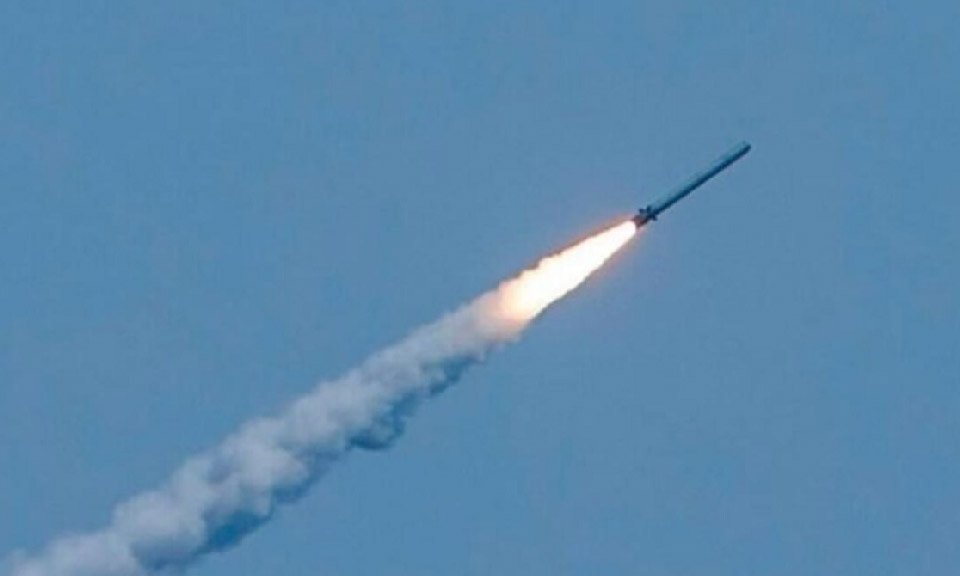 По данным СМИ, в результате российских ракетных ударов и обстрелов в Украине погибли не менее семи мирных жителей