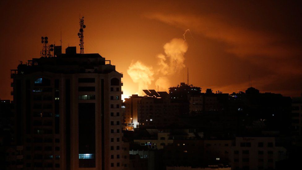 Министерство обороны Израиля - По Ливану и сектору Газа были нанесены авиаудары