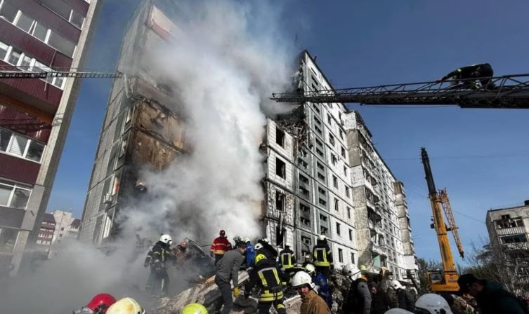 Russian strike on Ukrainian apartment block kills at least 23