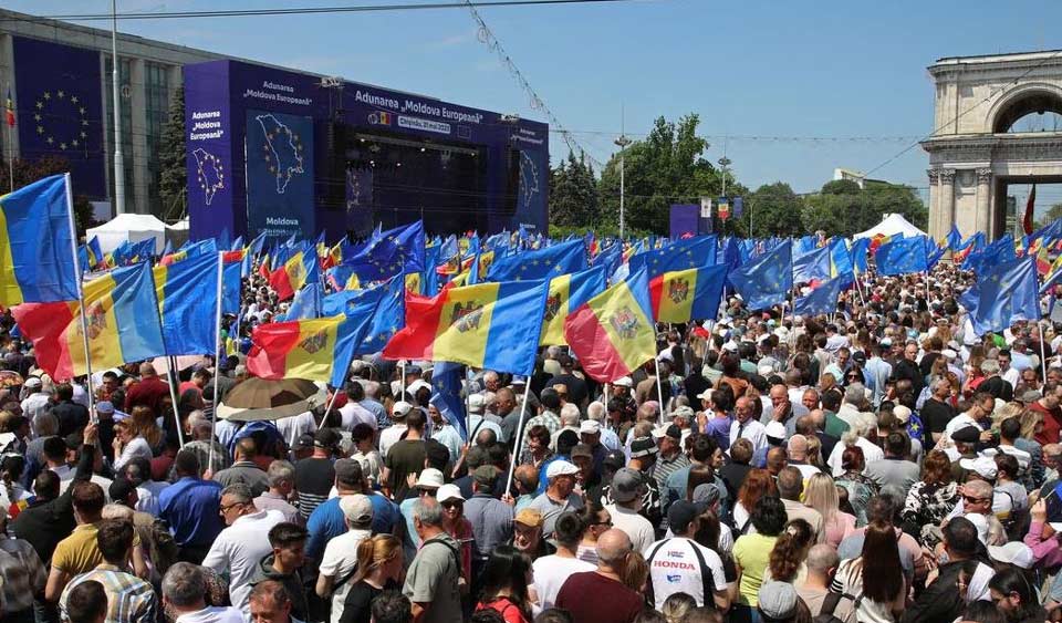 В Кишиневе прошла массовая акция с призывом к интеграции в ЕС