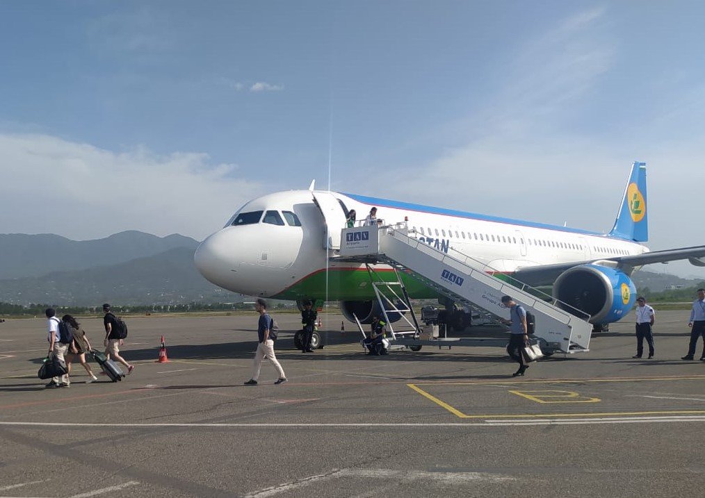 Uzbekistan Airways Ташкент–Батумы рейстæ снысан кодта