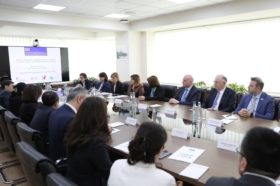 Health Minister meets Uzbek officials