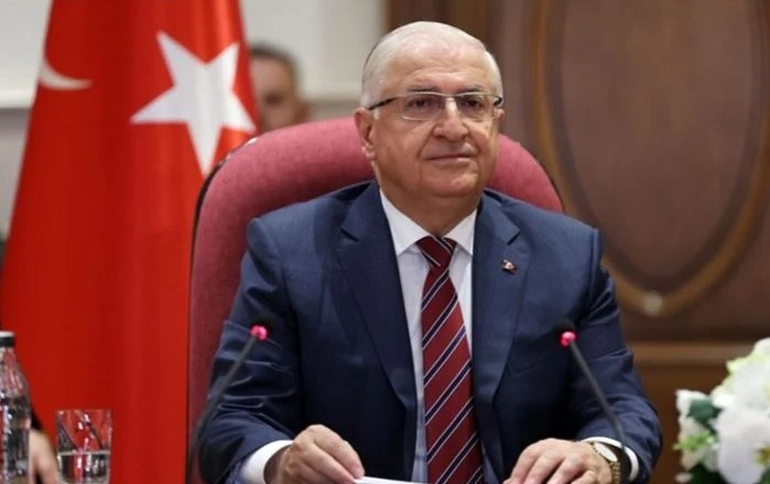 Türkiyə Müdafiə naziri bəyan edir ki, NATO-ya üzvlük üçün İsveç öhdəliklərini yerinə yetirməlidir