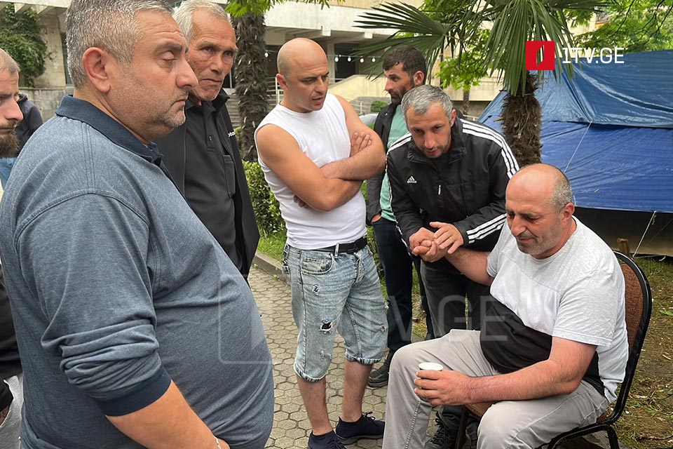 Miners protest in Chiatura, threaten to relocate to Tbilisi
