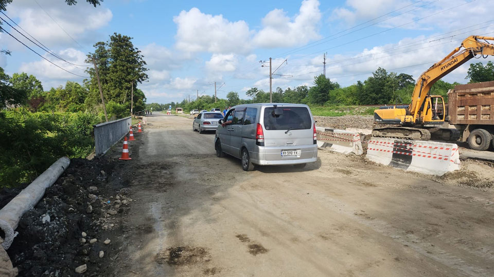 Samtredia-Lanchxuti-Qriqoleti yolunun 42-ci km-də yüngül avtonəqliyyat vasitələrinin hərəkəti bərpa edilib