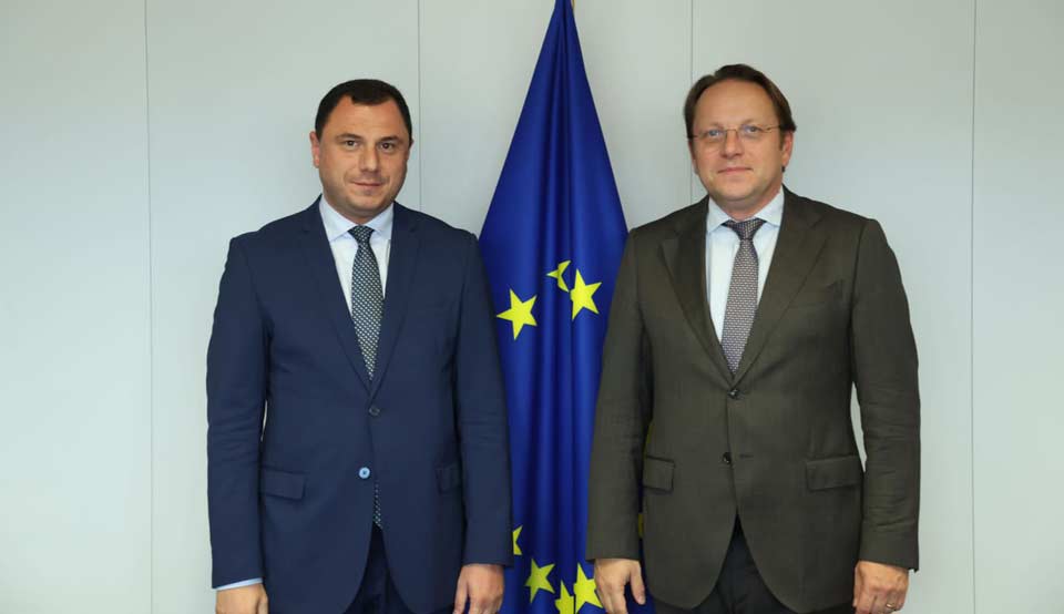 Georgian Education Minister meets EU Commissioner Várhelyi