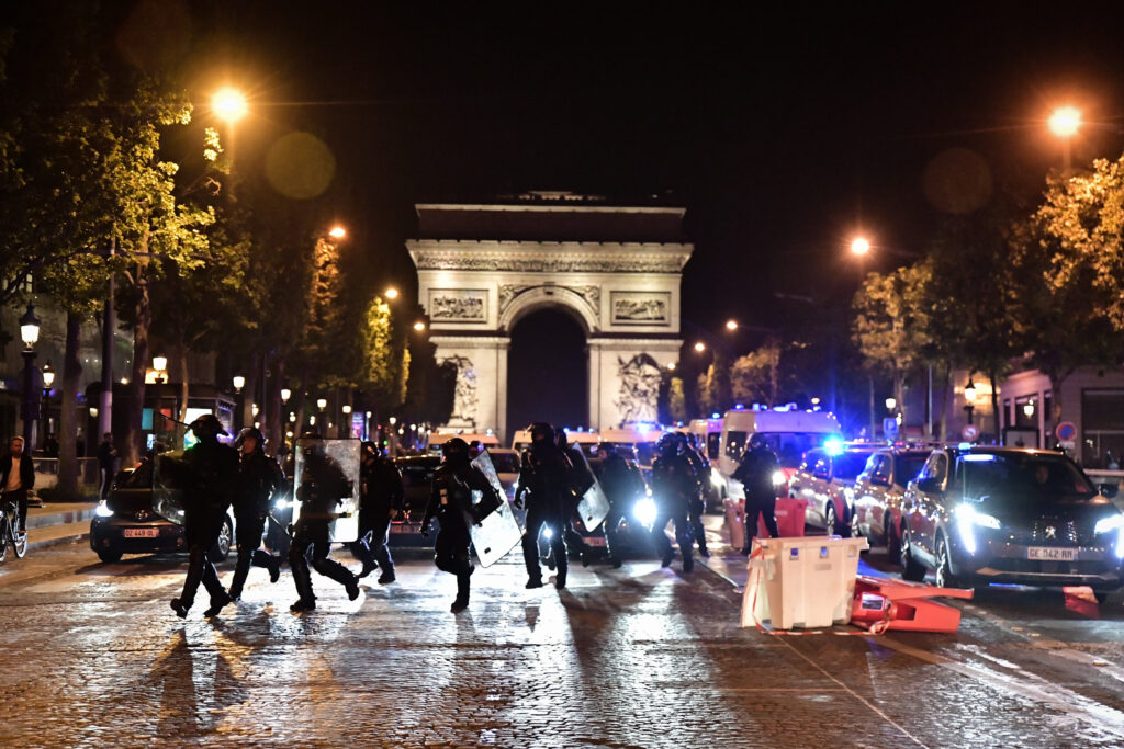 "Reuters" - Fransa küçələrində gərginlik azalır, həbslər azalıb