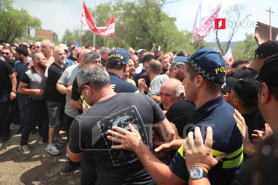 Противостояние между противниками «Тбилиси-прайд» и правоохранителями
