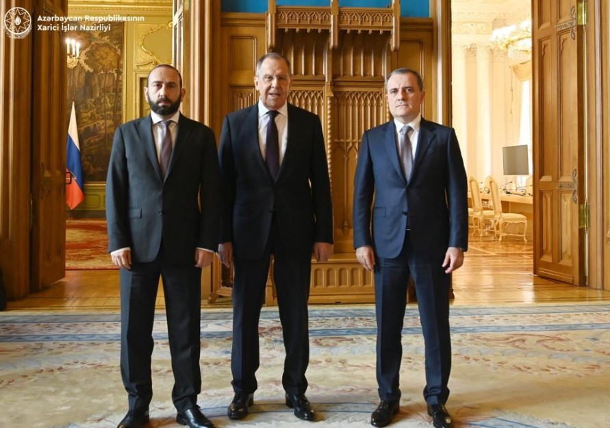 Մոսկվայում ընթանում է Ռուսաստանի, Ադրբեջանի և Հայաստանի արտգործնախարարների եռակողմ հանդիպումը
