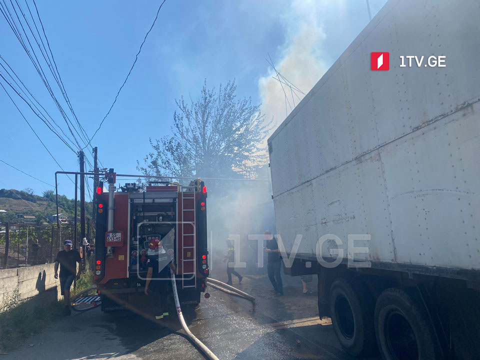 Tbilisinin Svaneti küçəsində ev yanıb