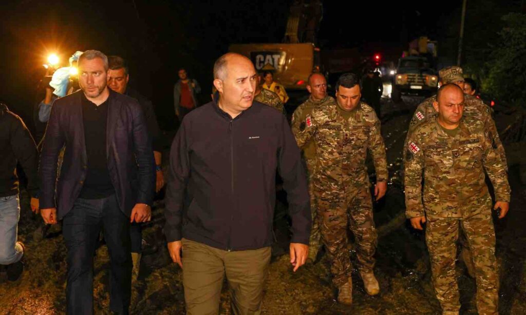 Defense Minister inspects situation in landslide-ravaged Shovi