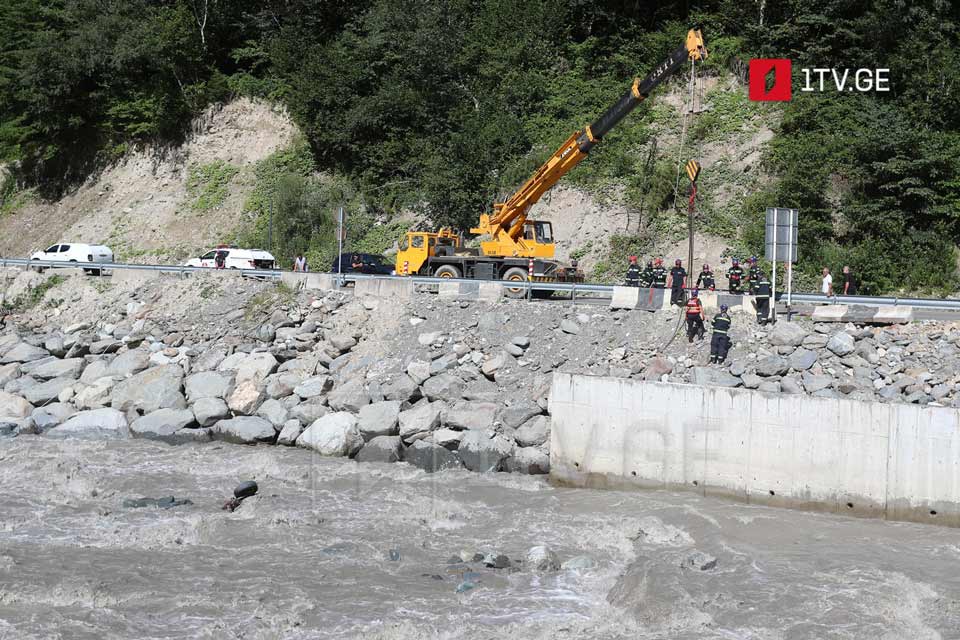 Շովիում, աղետի գոտում ևս մեկ դի է հայտնաբերվել