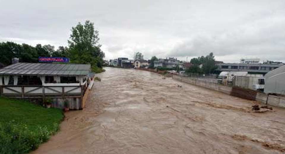 Число жертв в результате наводнения в Словении возросло до 4-х человек, предварительно, сумма ущерба от стихии превысит 500 миллионов евро