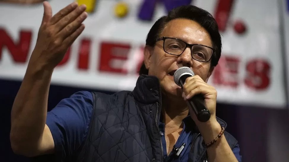 По информации СМИ, убит кандидат в президенты Эквадора Фернандо Вильявисенсио