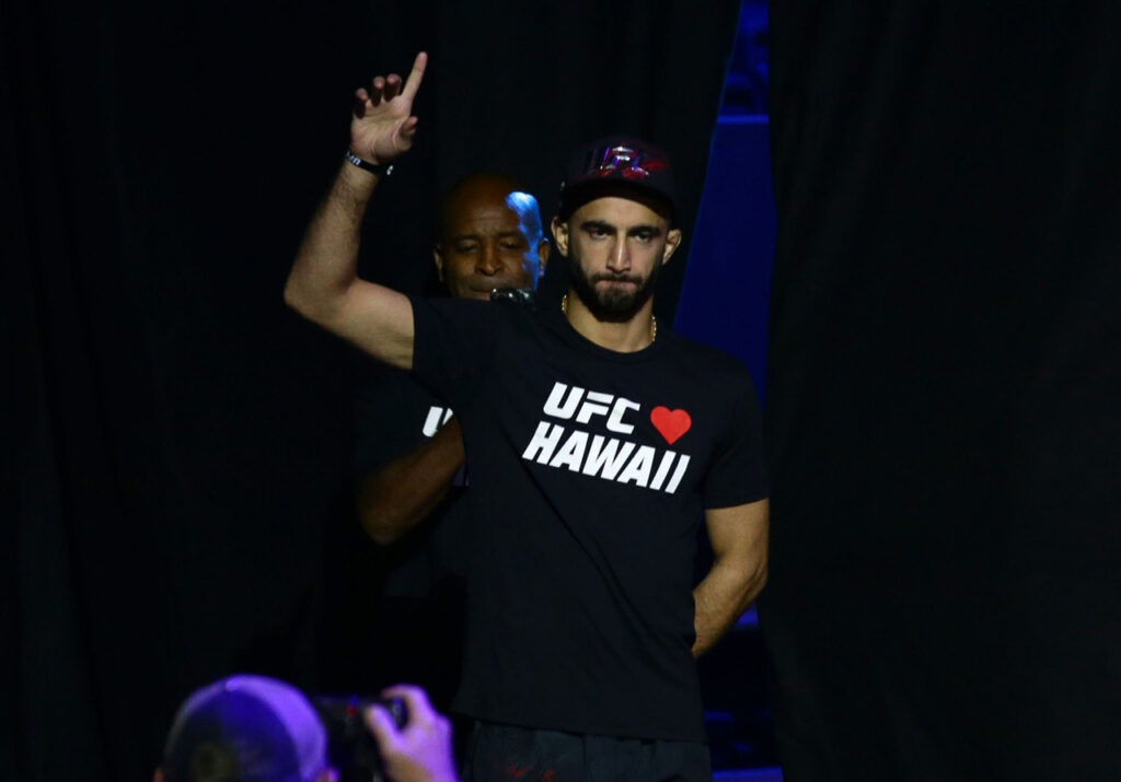 UFC I Qiqa Chikadze hakimlərin yekdil qərarıyla Aleks Kaseresi məğlub edib #1TVSPORT