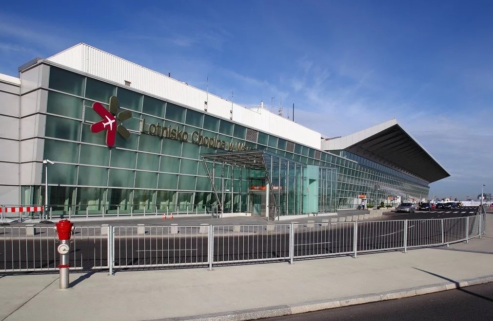 Վարշավայի օդանավակայանը տարհանվել է ուղեւորի պատճառով, ում ուղեբեռում ձեռքի նռնակ է եղել