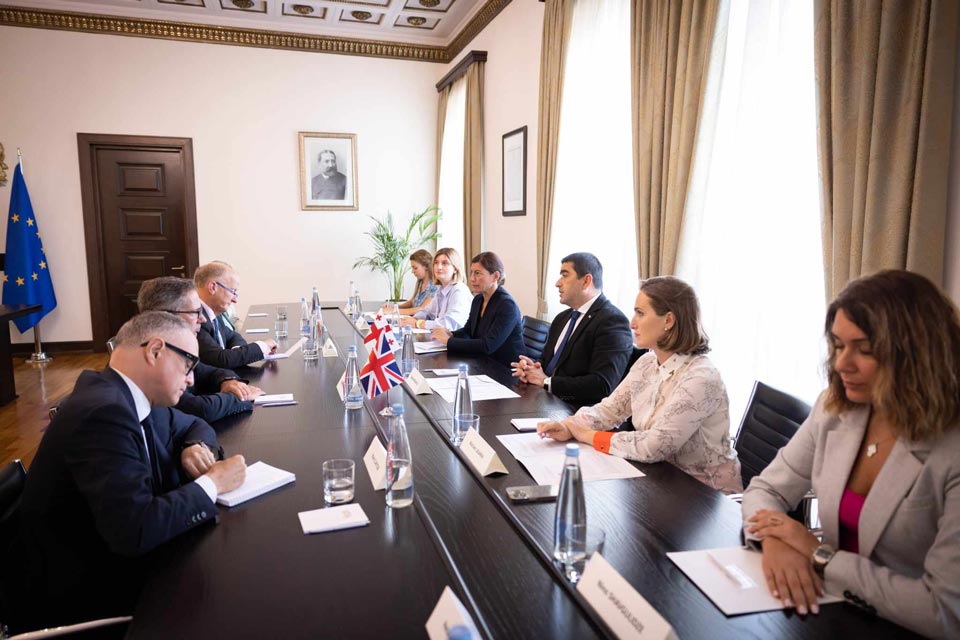 Шалва Папуашвили встретился с парламентской делегацией Великобритании