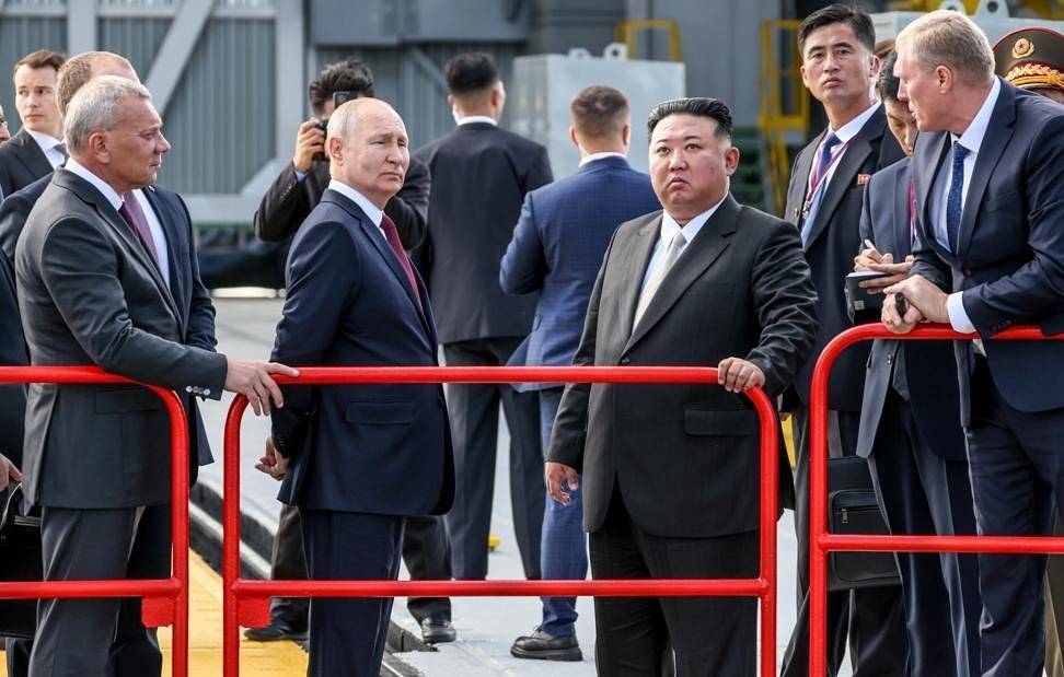 Во время визита в Россию Ким Чен Ын посетил авиазавод в Комсомольске-на-Амуре, где производят военные самолеты