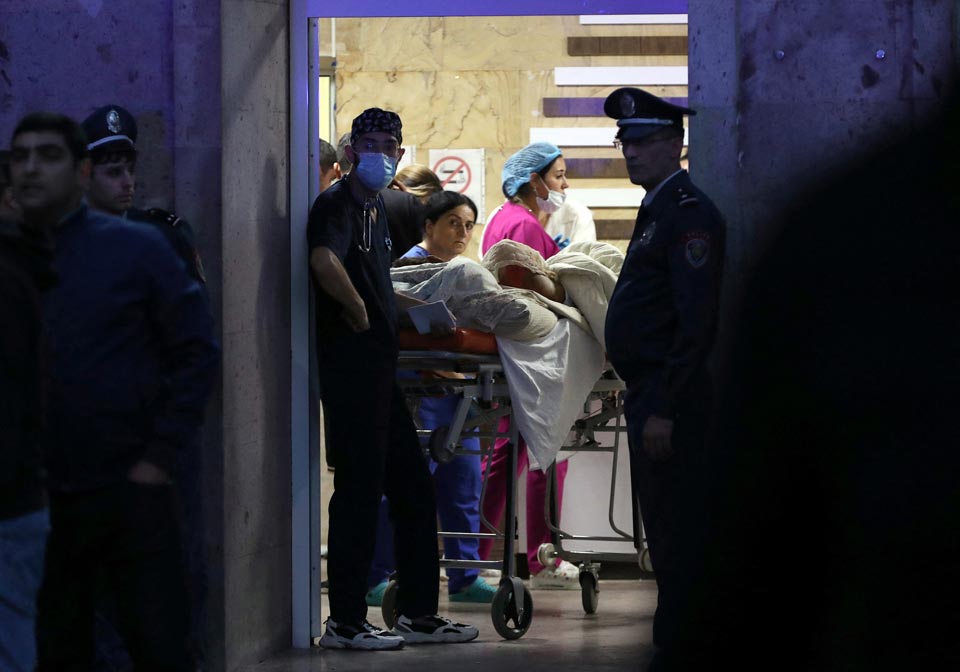 «Ռոյթեր» - Ղարաբաղում վառելիքի պահեստում տեղի ունեցած պայթյունի հետևանքով զոհերի թիվը հասել է 68-ի, առնվազն 300-ը վիրավորվել է, 105-ը համարվում է անհետ կորած